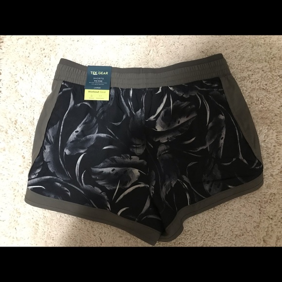 TEK GEAR WORKOUT GEAR, SIZE LARGE, MID-RISE SHORTS - Picture 2 of 5